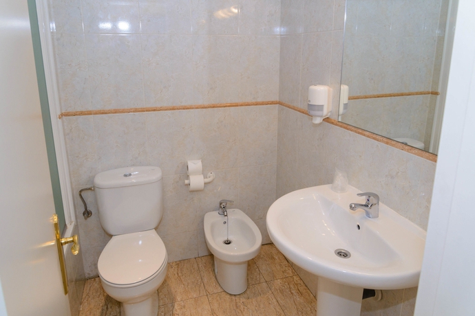 Imagen de la habitación del Hotel Barajas Plaza Madrid. Foto 7