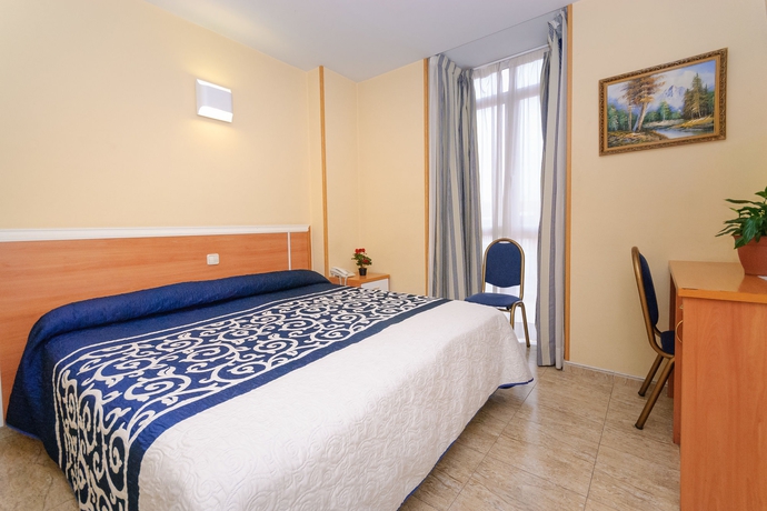 Imagen de la habitación del Hotel Barajas Plaza Madrid. Foto 8