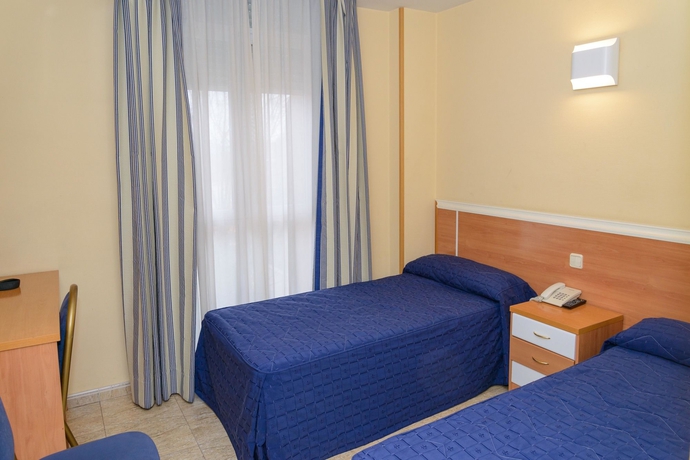 Imagen de la habitación del Hotel Barajas Plaza Madrid. Foto 12