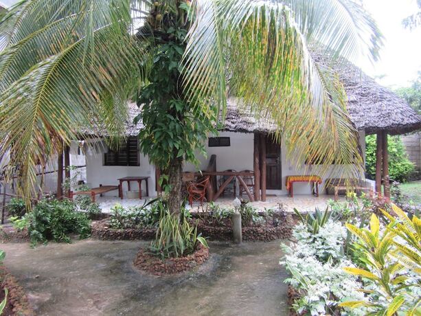 Imagen de la habitación del Hotel Baraka Beach Bungalows. Foto 19