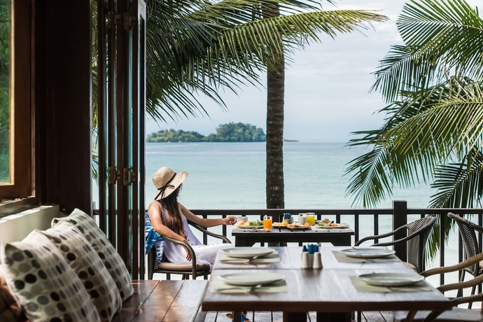 Imagen del bar/restaurante del Hotel Barali Beach Resort Koh Chang. Foto 5
