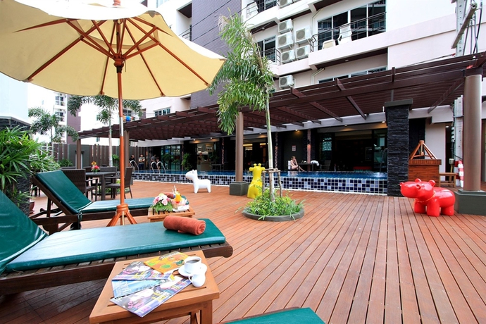Imagen de la piscina del Hotel Baramee Hip. Foto 11