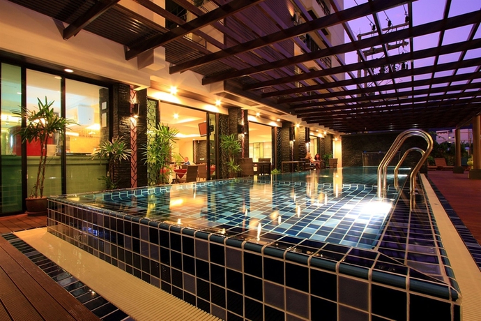 Imagen de la piscina del Hotel Baramee Hip. Foto 12