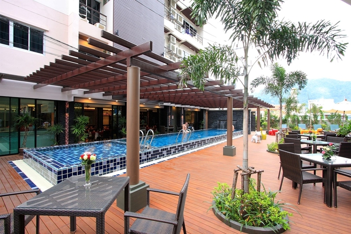 Imagen de la piscina del Hotel Baramee Hip. Foto 15