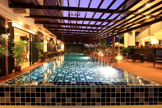 Imagen de la piscina del Hotel Baramee Hip. Foto 16