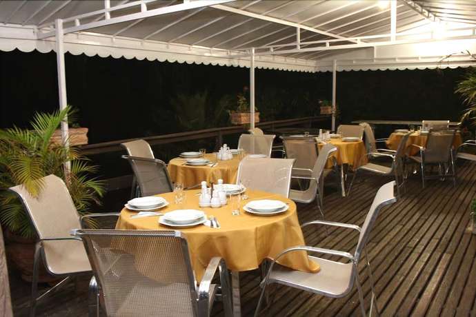 Imagen del bar/restaurante del Hotel Bar&atilde;o Geraldo. Foto 4