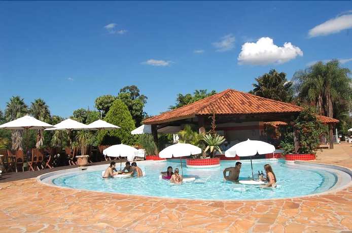 Imagen de la piscina del Hotel Bar&atilde;o Geraldo. Foto 14