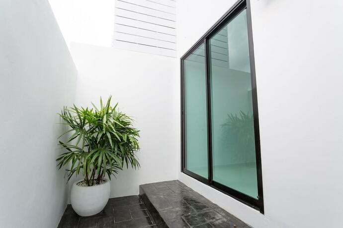Imagen de los exteriores del Hotel Barayan Place. Foto 24