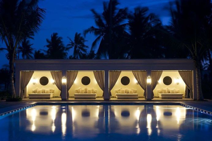 Imagen de la piscina del Hotel Baraza Resort and Spa Zanzibar. Foto 16