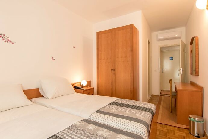 Imagen de la habitación del Hotel Barba. Foto 14