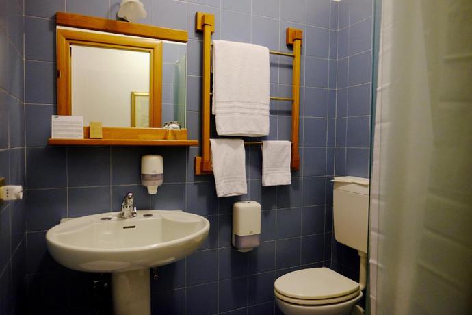 Imagen de la habitación del Hotel Barbabuc. Foto 5