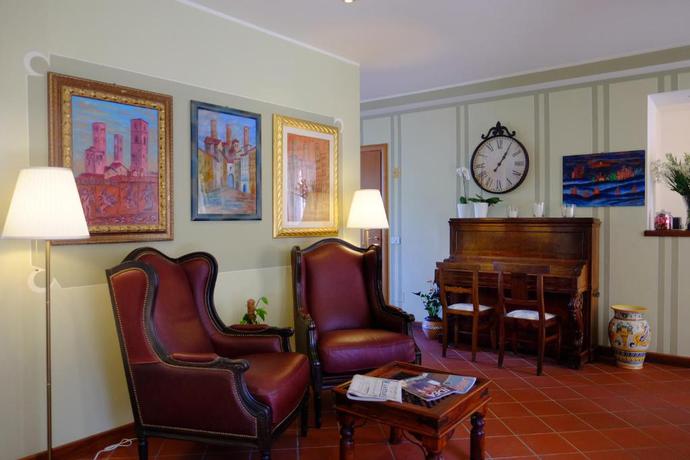 Imagen de los interiores del Hotel Barbabuc. Foto 10