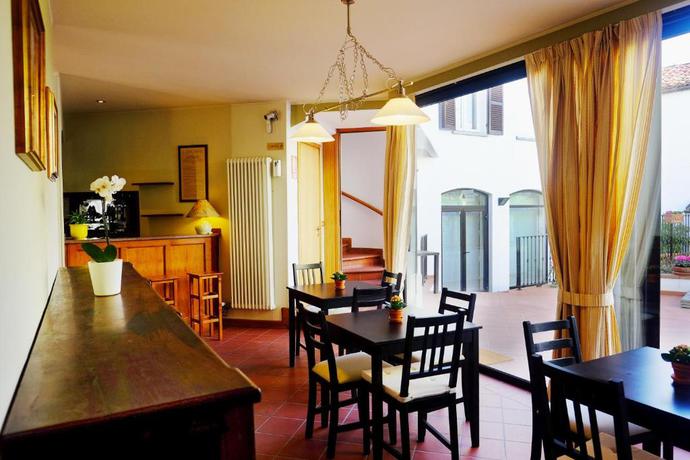 Imagen del bar/restaurante del Hotel Barbabuc. Foto 3