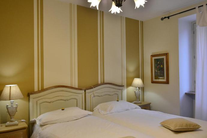 Imagen de la habitación del Hotel Barbabuc. Foto 7