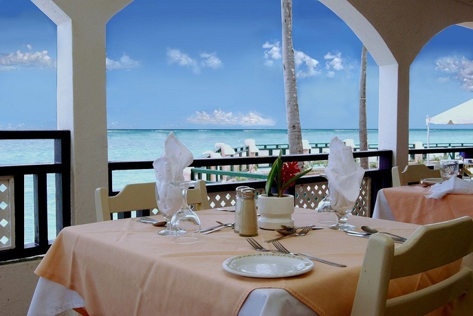 Imagen del bar/restaurante del Hotel Barbados Beach Club Resort - All Inclusive. Foto 4