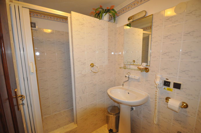 Imagen de los interiores del Hotel Barbakan. Foto 13