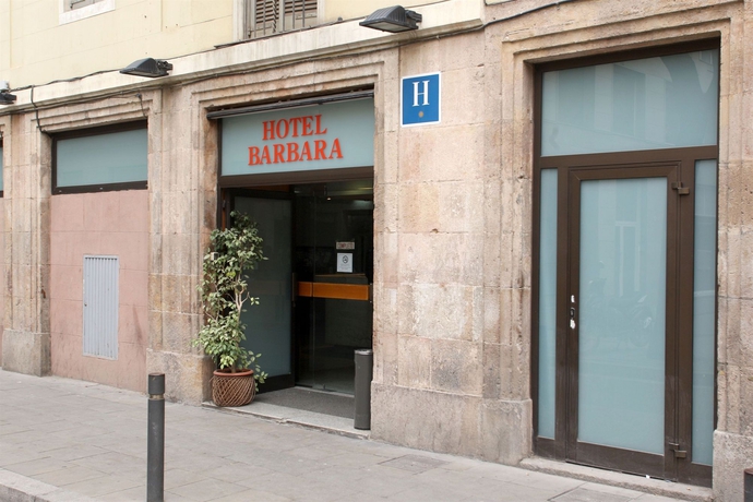 Imagen de los exteriores del Hotel Barbara. Foto 8