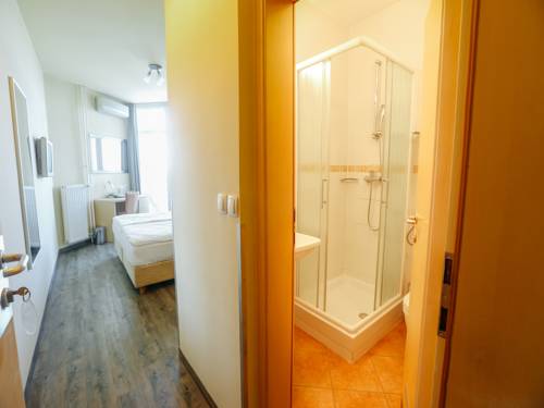 Imagen de la habitación del Hotel Barbara Piran Beach. Foto 9