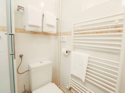 Imagen de la habitación del Hotel Barbara Piran Beach. Foto 10