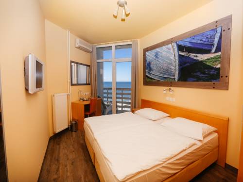 Imagen de la habitación del Hotel Barbara Piran Beach. Foto 16