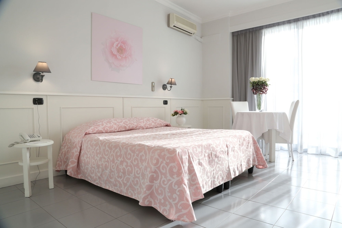 Imagen de la habitación del Hotel Barbarella. Foto 7