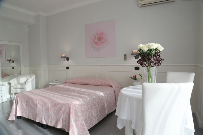 Imagen de la habitación del Hotel Barbarella. Foto 8