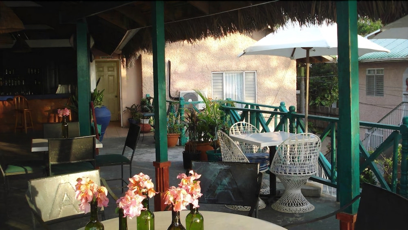Imagen del bar/restaurante del Hotel Bar-b-barn Beach. Foto 3