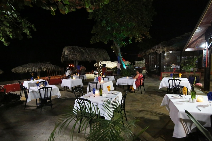 Imagen del bar/restaurante del Hotel Bar-b-barn Beach. Foto 4