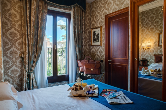 Imagen de la habitación del Hotel Barberini. Foto 5