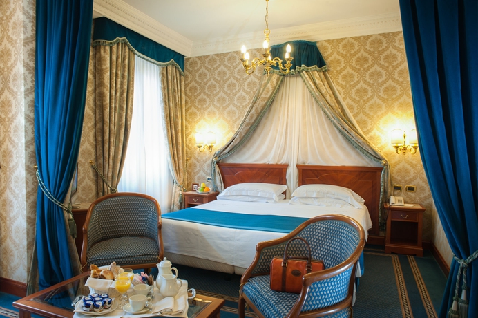 Imagen de la habitación del Hotel Barberini. Foto 7