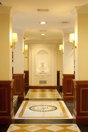Imagen de los interiores del Hotel Barberini. Foto 16