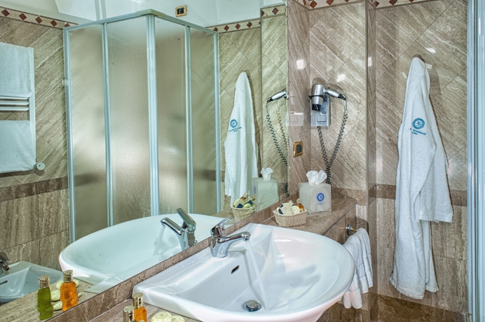 Imagen de la habitación del Hotel Barberini. Foto 11