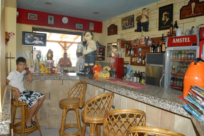 Imagen del bar/restaurante del Hotel Barbie Apartments. Foto 3