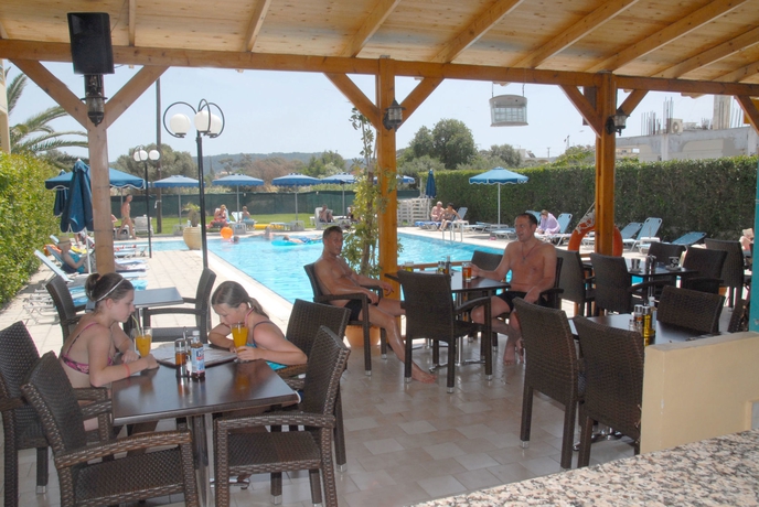 Imagen del bar/restaurante del Hotel Barbie Apartments. Foto 4