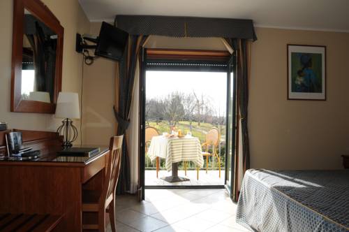 Imagen de la habitación del Hotel Barbieri, Altomonte. Foto 14