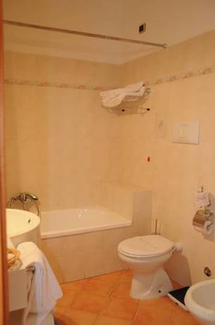 Imagen de la habitación del Hotel Barbieri, Altomonte. Foto 16