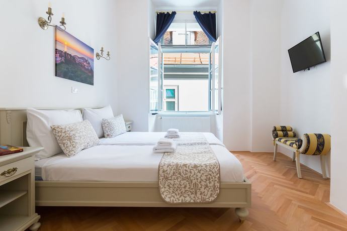Imagen de la habitación del Hotel Barbo Palace. Foto 5