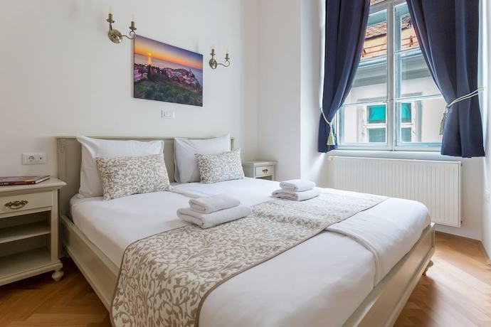 Imagen de la habitación del Hotel Barbo Palace. Foto 10