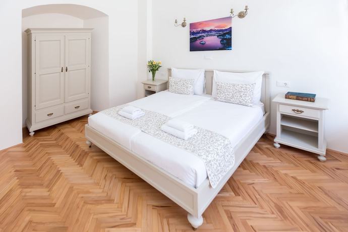 Imagen de la habitación del Hotel Barbo Palace. Foto 11