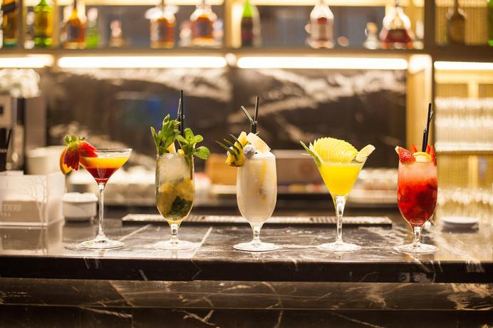 Imagen del bar/restaurante del Hotel Barcelo Anfa Casablanca. Foto 4