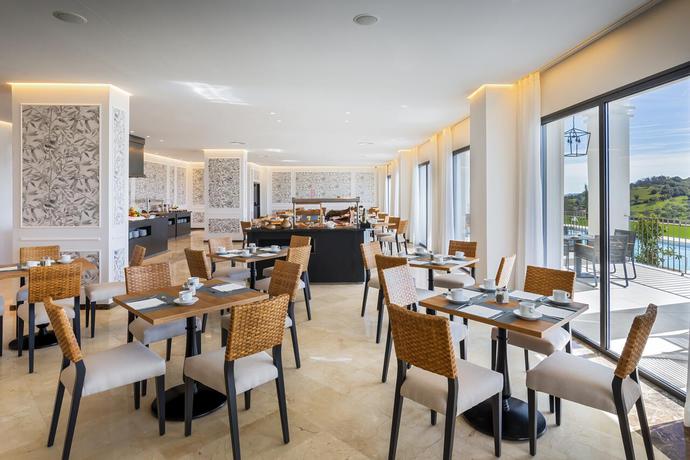 Imagen de los interiores del Hotel Barcelo Aracena. Foto 11