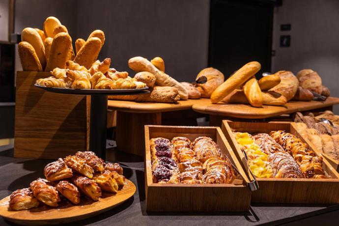 Imagen del bar/restaurante del Hotel Barcelo Budapest. Foto 7