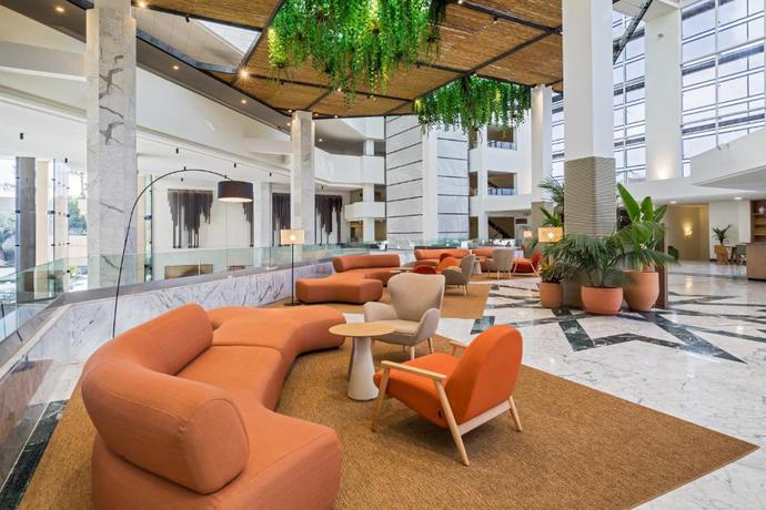 Imagen de los interiores del Hotel Barcelo Lanzarote Active Resort. Foto 14