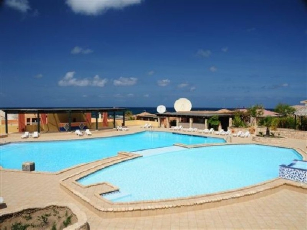 Imagen de la piscina del Hotel Barcelo Marine Boa Vista - Adults Only. Foto 8