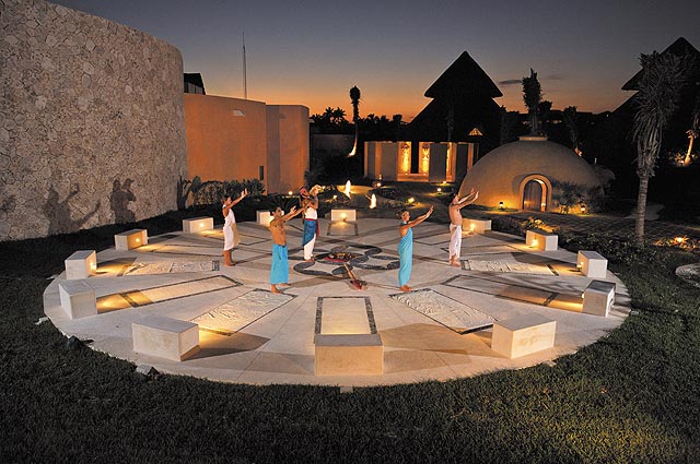 Imagen de los interiores del Hotel Barcelo Maya Colonial and Maya Tropical. Foto 6