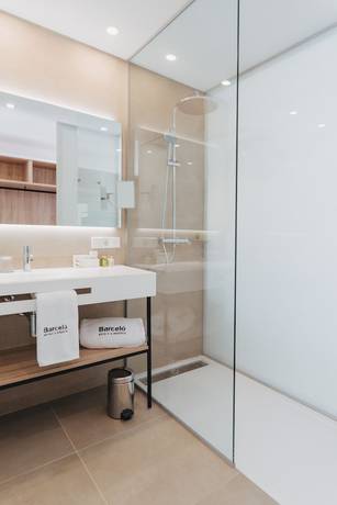 Imagen de la habitación del Hotel Barcelo Nura. Foto 8