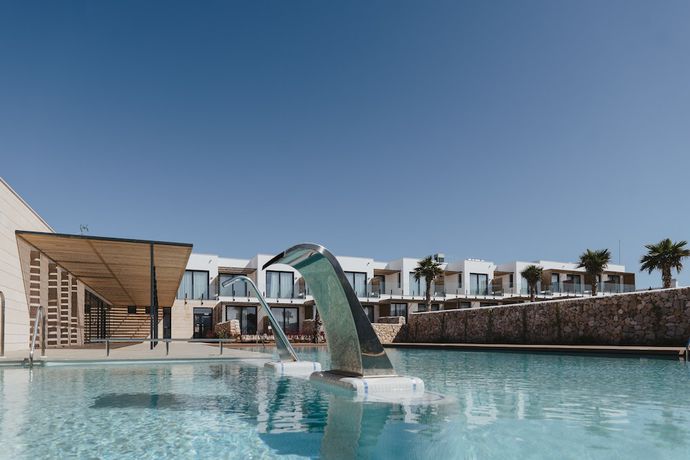 Imagen de la piscina del Hotel Barcelo Nura. Foto 19