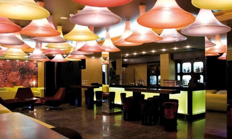 Imagen de los interiores del Hotel Barcelo Royal Beach. Foto 14