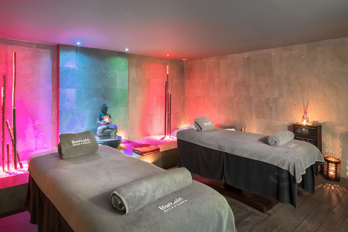 Imagen de los interiores del Hotel Barcelo Santiago. Foto 19