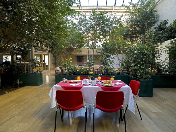 Imagen del bar/restaurante del Hotel Barcelo Tanger. Foto 4